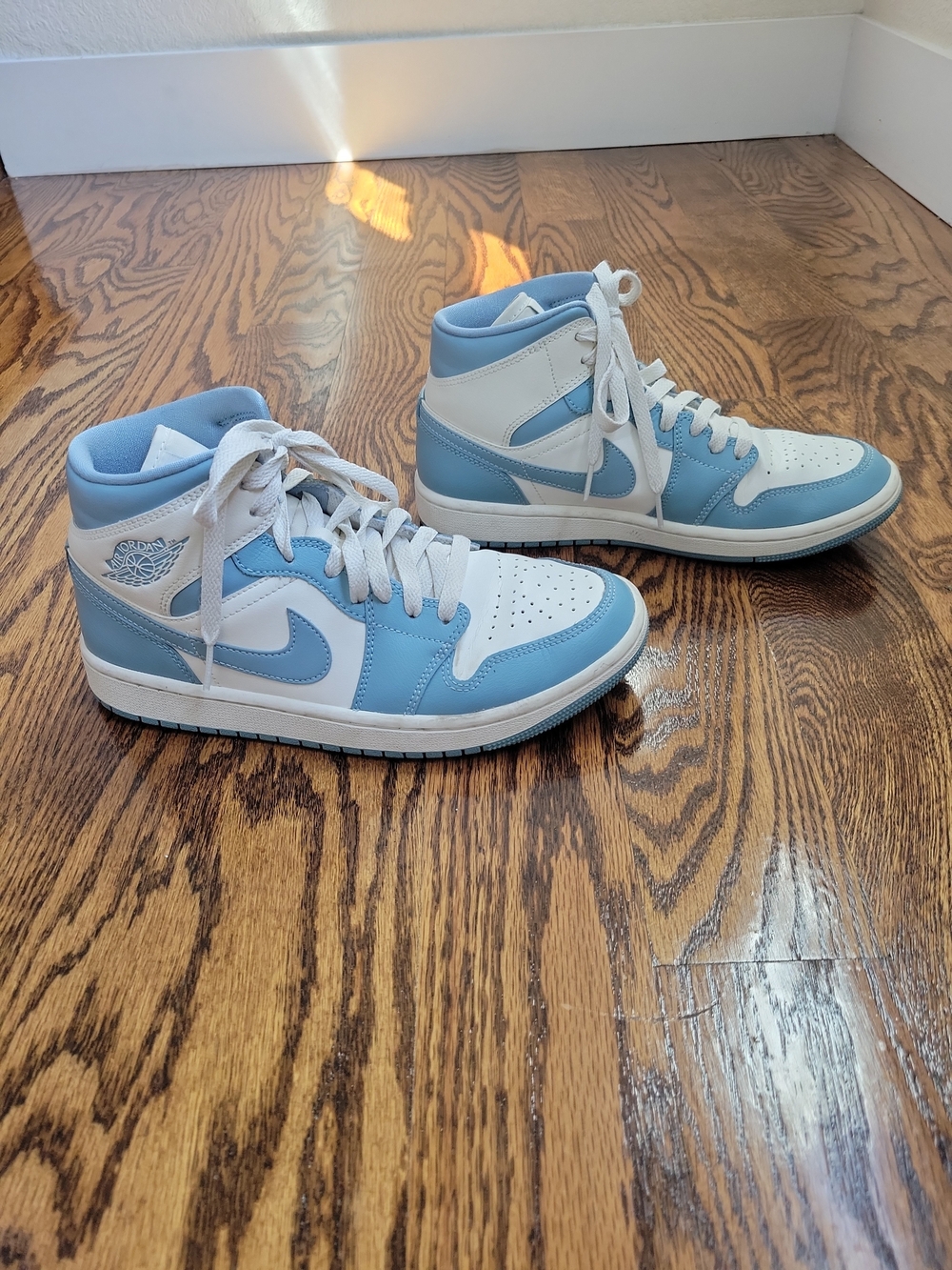 Nike Air Jordan 1 Mid University Blue And White Sneakers Size 8